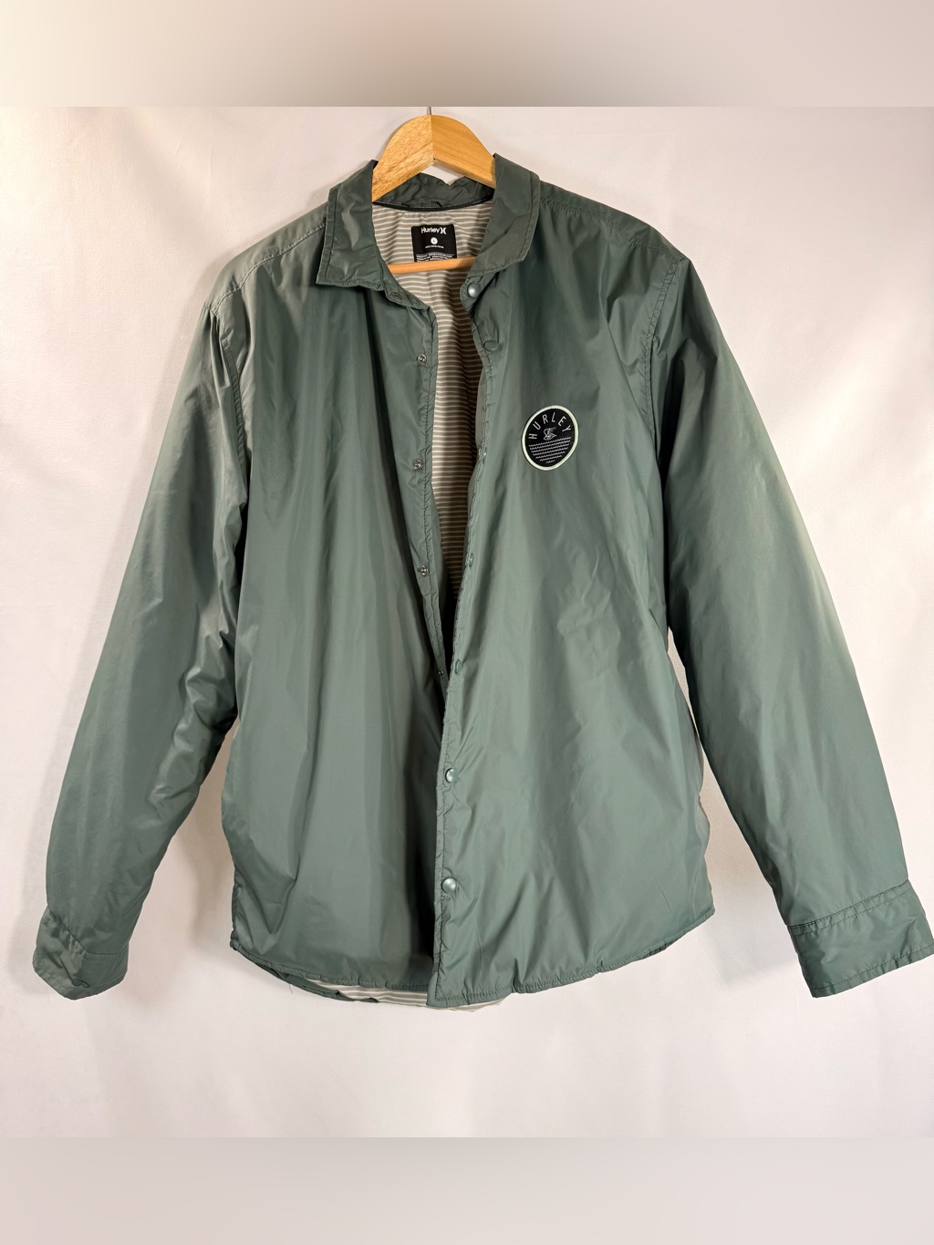 Hurley Coach Jacket Green Snap Front Lightweight Nylon Jacket Size L